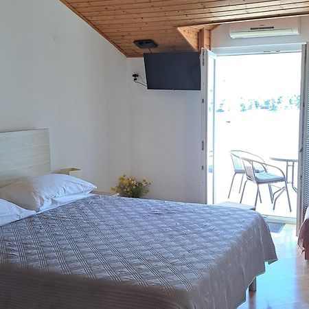 Open Sea Apartmani Grebastica Bagian luar foto