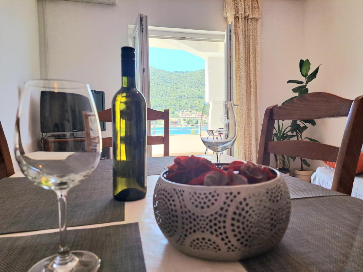 Open Sea Apartmani Grebastica Bagian luar foto
