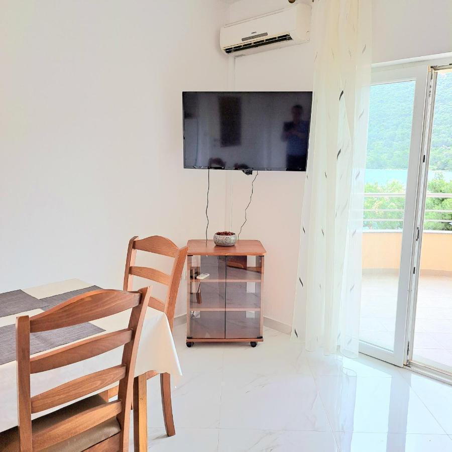 Open Sea Apartmani Grebastica Bagian luar foto