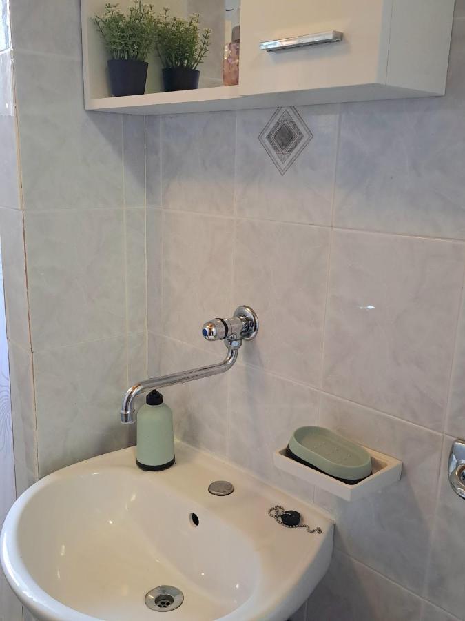 Open Sea Apartmani Grebastica Bagian luar foto
