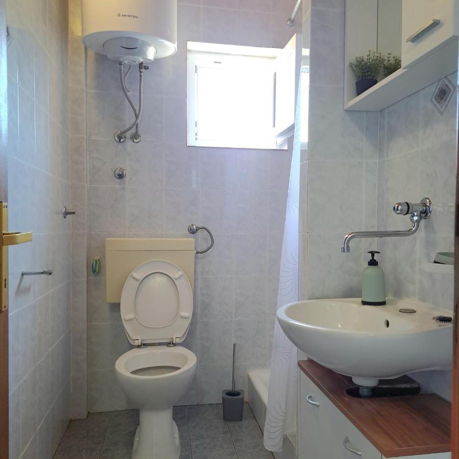 Open Sea Apartmani Grebastica Bagian luar foto