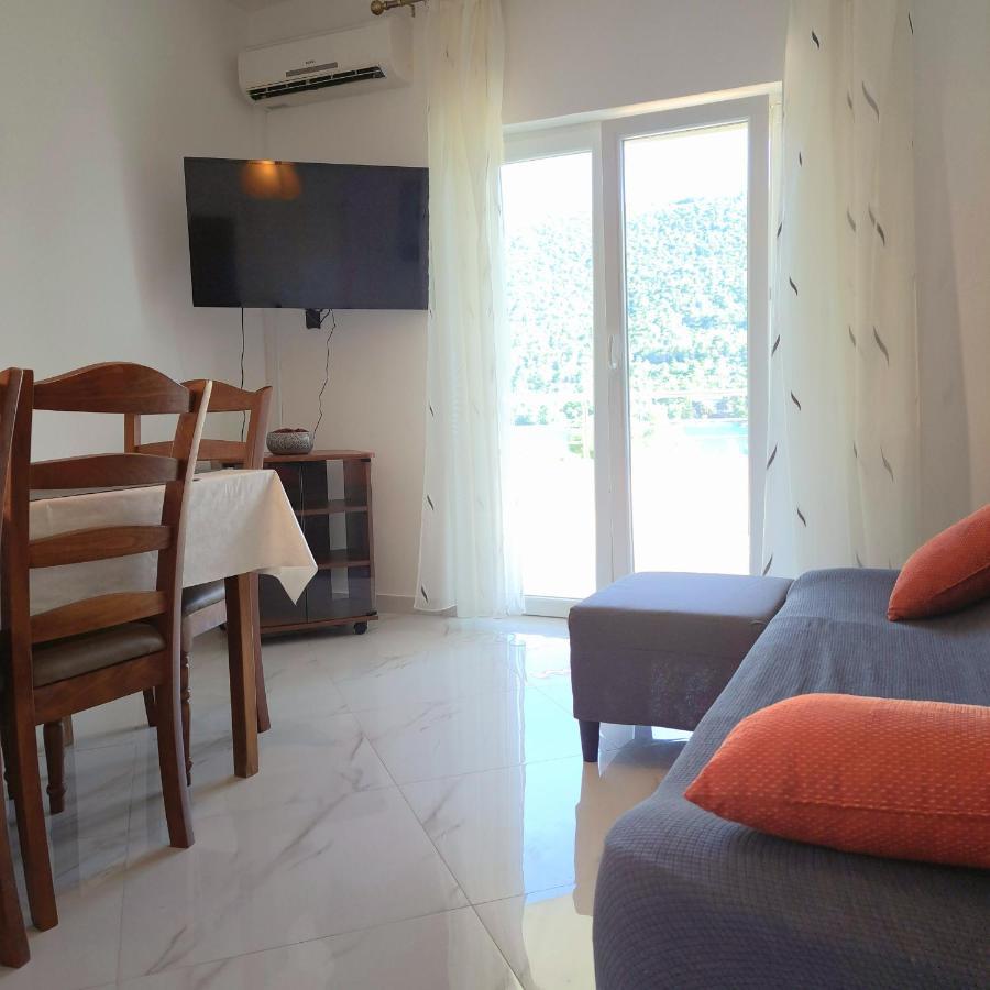 Open Sea Apartmani Grebastica Bagian luar foto