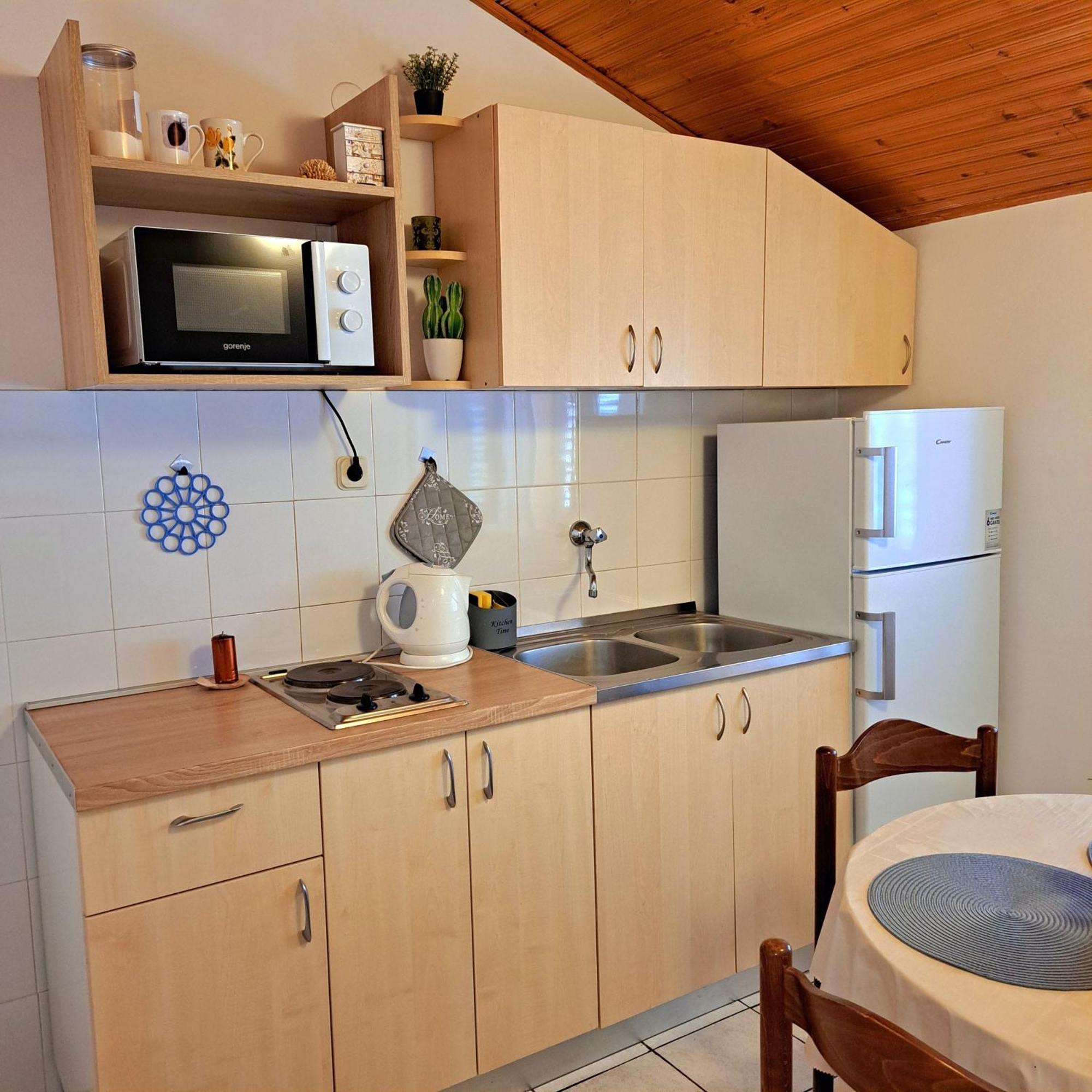 Open Sea Apartmani Grebastica Bagian luar foto