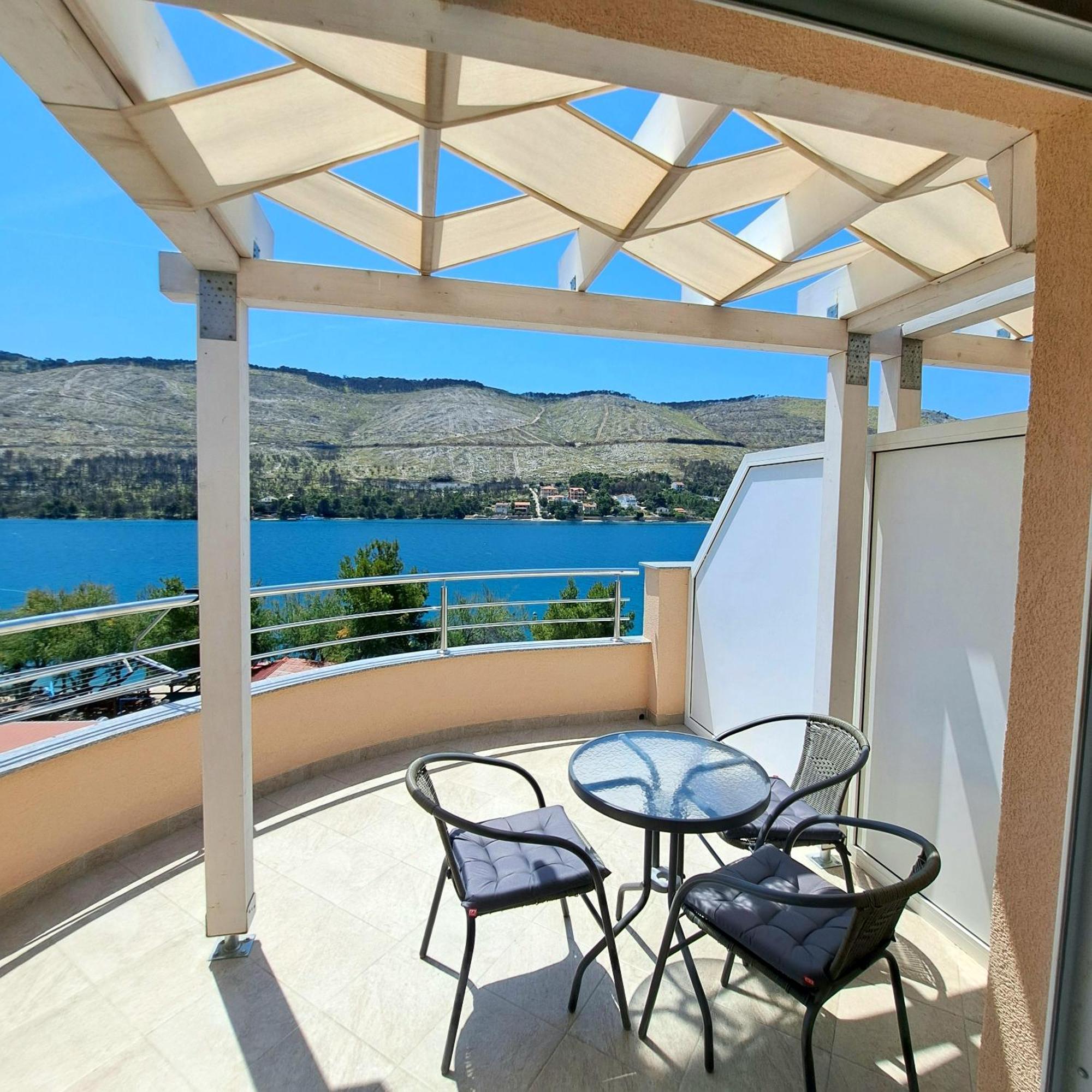 Open Sea Apartmani Grebastica Bagian luar foto