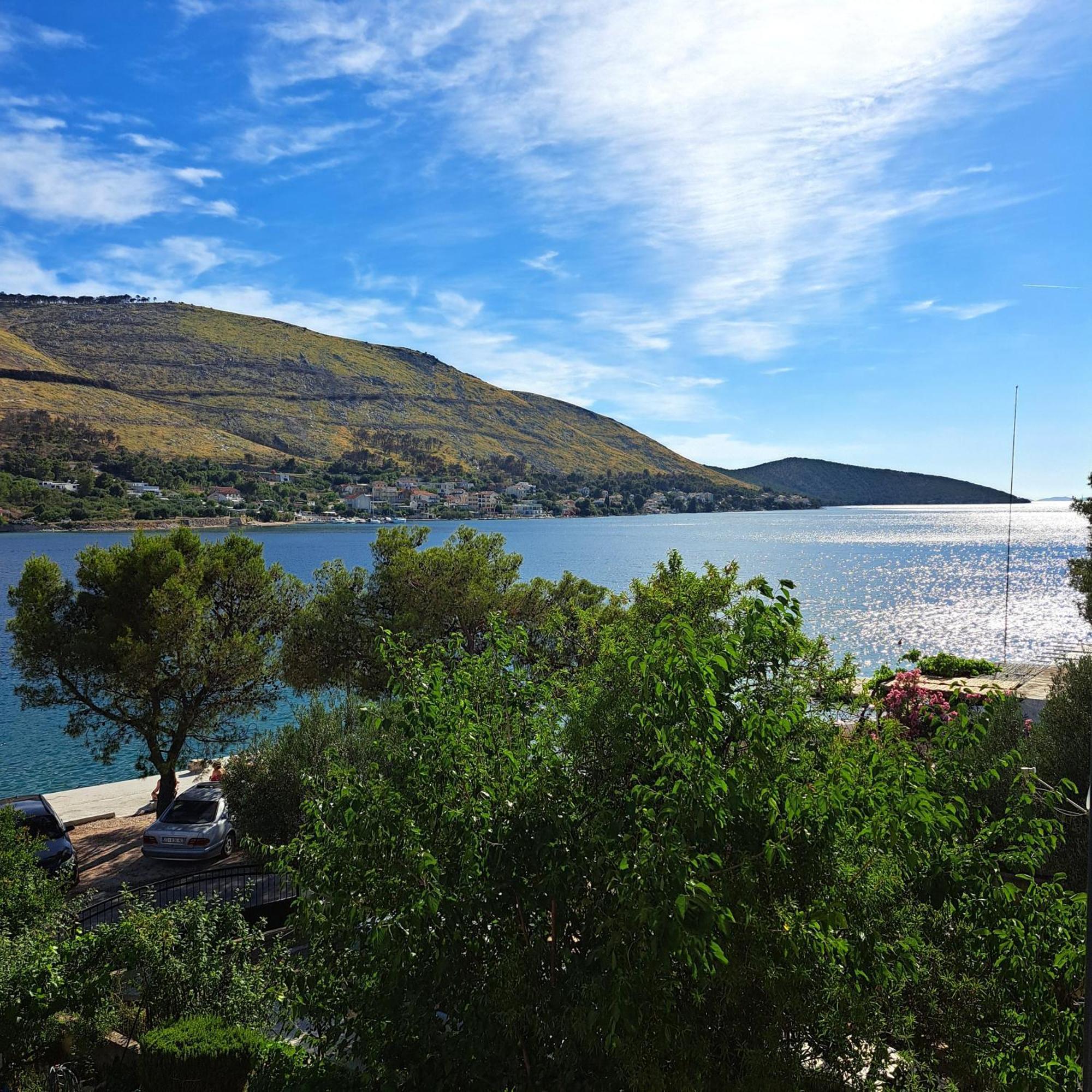 Open Sea Apartmani Grebastica Bagian luar foto